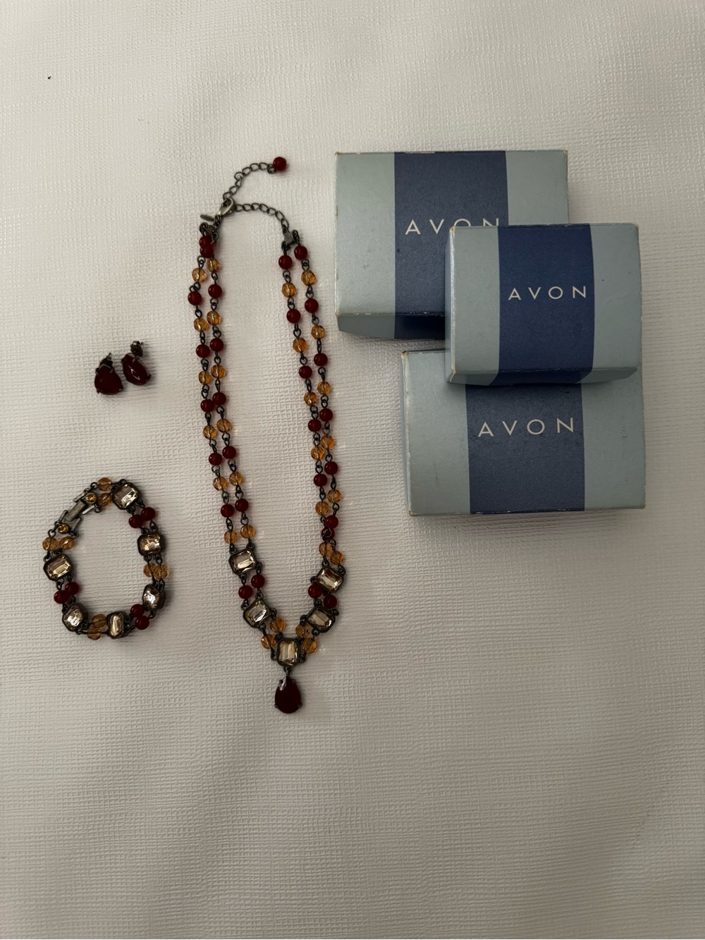 Avon NR Vintage Beaded Necklace Bracelet Earrings 3 Piece Set